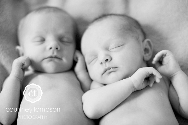 TWINS: Newborn Photography by Courtney Tompson » Courtney Tompson ...