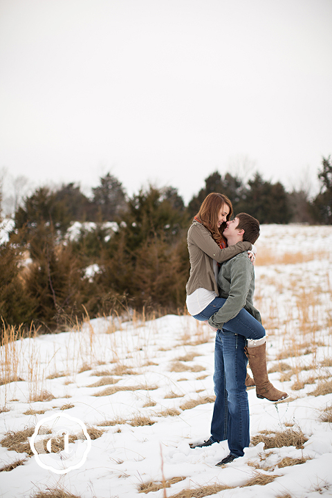 winter-engagement-session-www.courtneytompson.com-courtney-tompson-photography-wedding-photography-columbia-MO-engagements