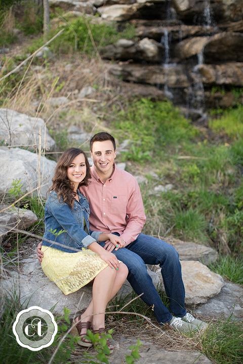 Jen-bryce-engagement-photography-columbia-mo-wedding-photographer-courtney-tompson-www.courtneytompson.com-couples-in-love-spring-photo-shoot