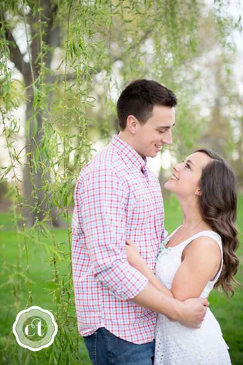 Jen-bryce-engagement-photography-columbia-mo-wedding-photographer-courtney-tompson-www.courtneytompson.com-couples-in-love-spring-photo-shoot