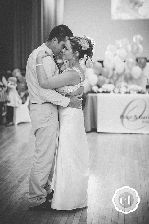 Paige-Gavin-columbia-mo-wedding-photographer-courtney-tompson-photography-www.courtneytompson.com-spring-summer-wedding-reception-moberly-mo