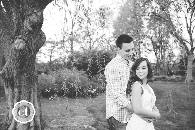 Jen-bryce-engagement-photography-columbia-mo-wedding-photographer-courtney-tompson-www.courtneytompson.com-couples-in-love-spring-photo-shoot