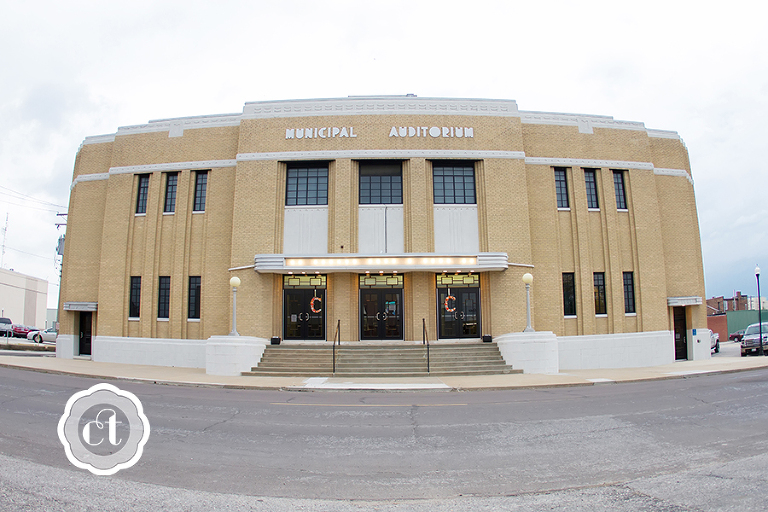 Paige-Gavin-moberly-mo-auditorium-reception-florida-destination-wedding-columbia-mo-wedding-photography-by-courtney-tompson