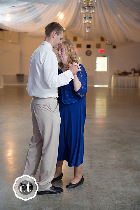 Rachel-and-Michael-Macon-MO-Wedding-By-Courtney-Tompson-Photography-Columbia-MO-Wedding-Photographer