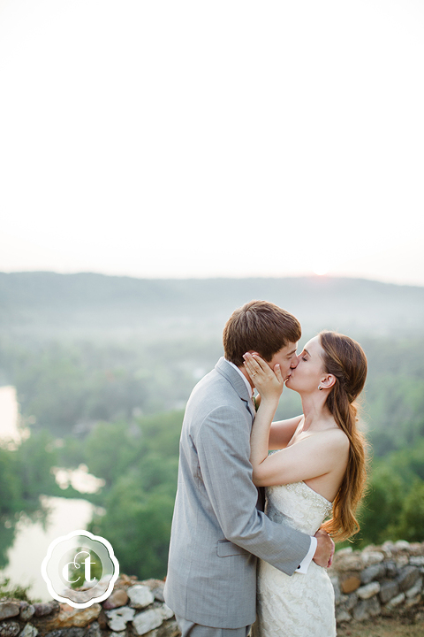Hardy-Arkansas-Wedding-at-Biggers-Bed-and-Breakfast-wedding-photography-by-Courtney-Tompson-Photography-Columbia-MO-Wedding-photographer