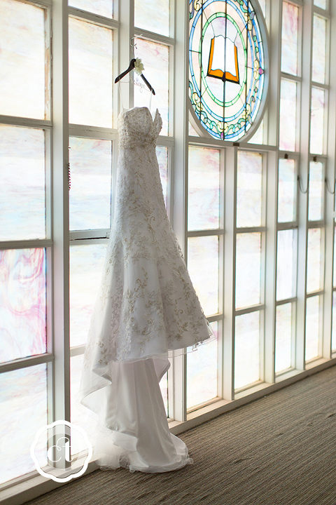 Brittany-and-Brett-Moberly-MO-Wedding-by-Courtney-Tompson-Photography