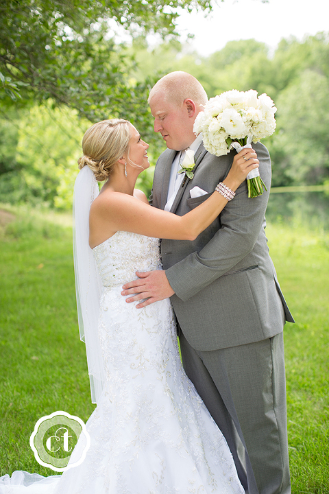 Brittany-and-Brett-Moberly-MO-Wedding-by-Courtney-Tompson-Photography
