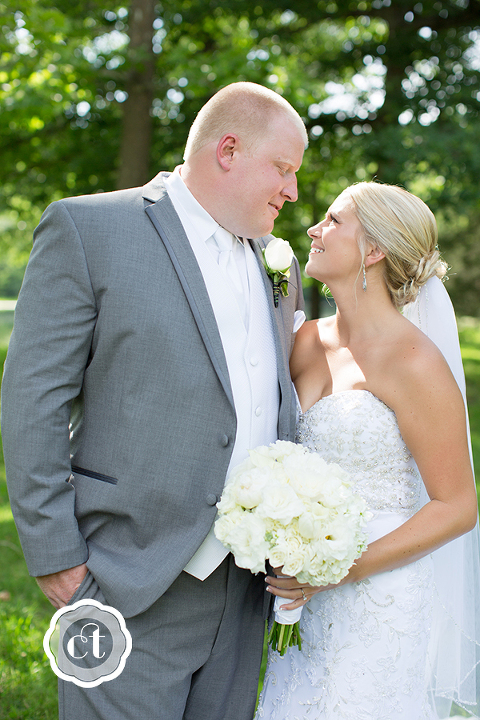Brittany-and-Brett-Moberly-MO-Wedding-by-Courtney-Tompson-Photography