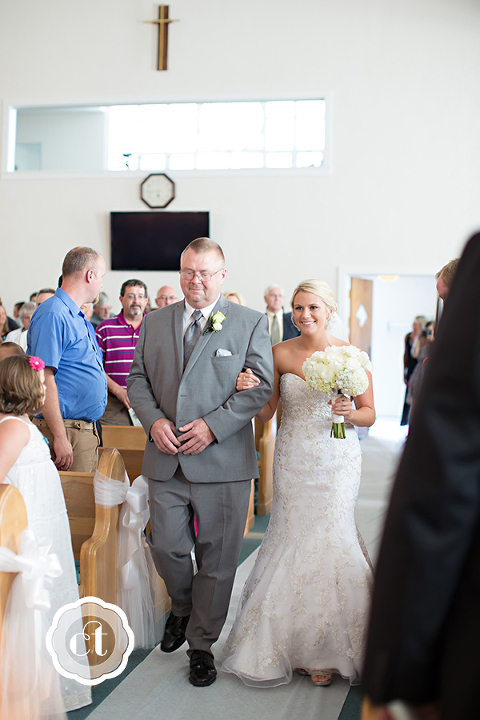 Brittany-and-Brett-Moberly-MO-Wedding-by-Courtney-Tompson-Photography