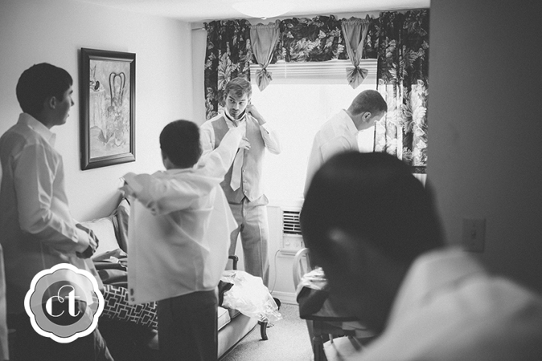 Hannah-and-Jordon-Mammoth-City-Arkansas-Wedding-by-Columbia-MO-Wedding-Photographer-Courtney-Tompson