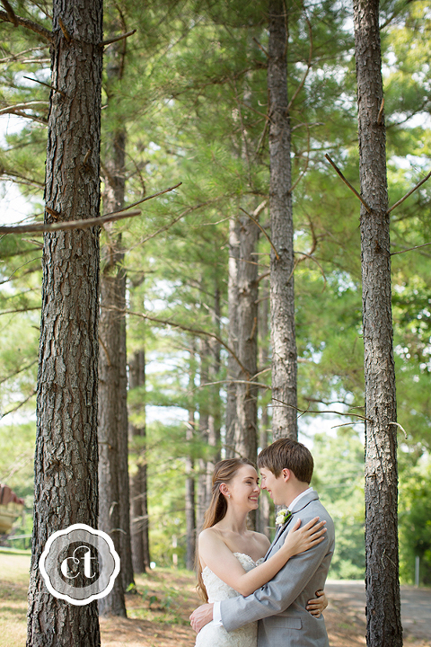 Hannah-and-Jordon-Mammoth-City-Arkansas-Wedding-by-Columbia-MO-Wedding-Photographer-Courtney-Tompson