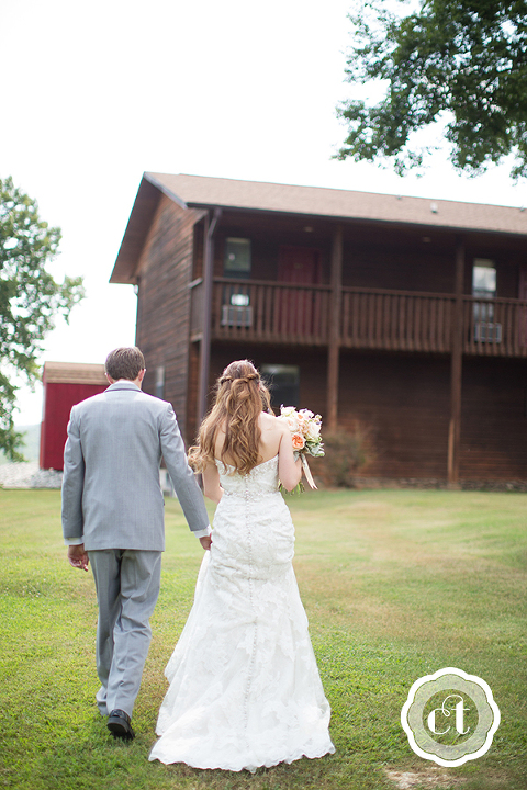 Hannah-and-Jordon-Mammoth-City-Arkansas-Wedding-by-Columbia-MO-Wedding-Photographer-Courtney-Tompson