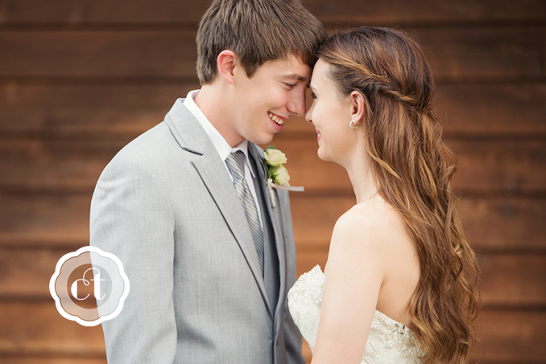 Hannah-and-Jordon-Mammoth-City-Arkansas-Wedding-by-Columbia-MO-Wedding-Photographer-Courtney-Tompson