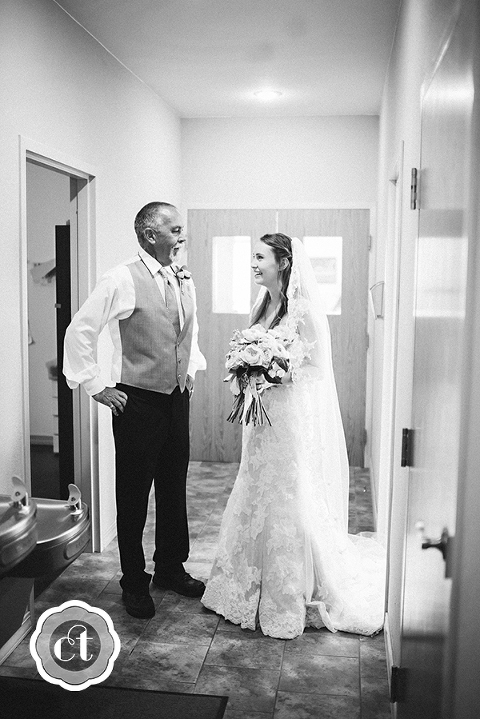 Hannah-and-Jordon-Mammoth-City-Arkansas-Wedding-by-Columbia-MO-Wedding-Photographer-Courtney-Tompson