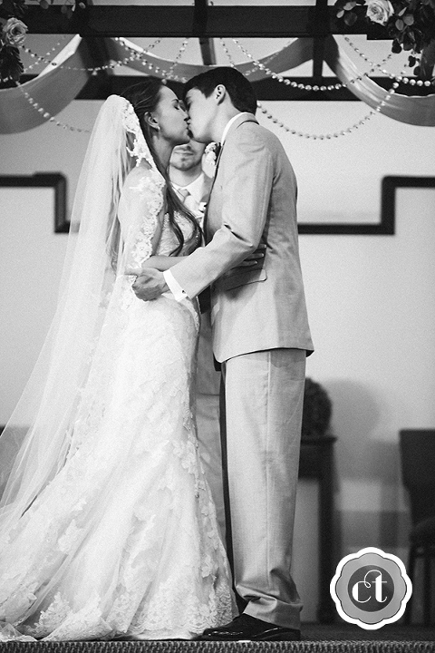 Hannah-and-Jordon-Mammoth-City-Arkansas-Wedding-by-Columbia-MO-Wedding-Photographer-Courtney-Tompson