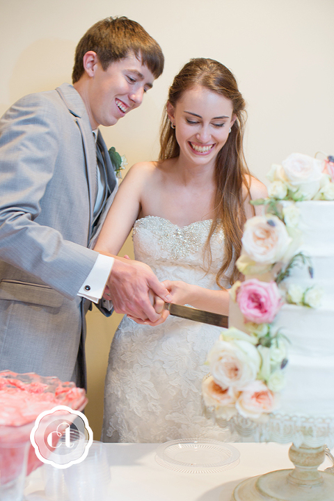 Hannah-and-Jordon-Mammoth-City-Arkansas-Wedding-by-Columbia-MO-Wedding-Photographer-Courtney-Tompson