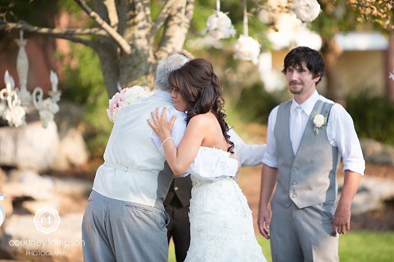 Columbia-Mo-Wedding-Photography-Cherry-Hill-Event-Center-photography-by-Courtney-Tompson