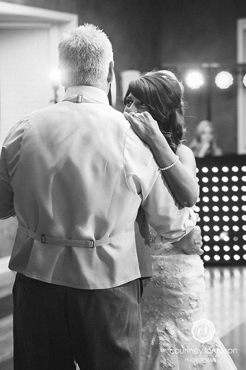 Columbia-Mo-Wedding-Photography-Cherry-Hill-Event-Center-photography-by-Courtney-Tompson