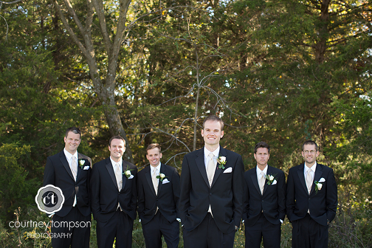 Columbia-MO-Wedding-Photography-Serenity-Valley-Winery-by-Courtney-Tompson-Photography