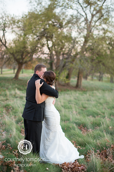 Columbia-MO-Country-Club-Wedding-by-Courtney-Tompson-Photography