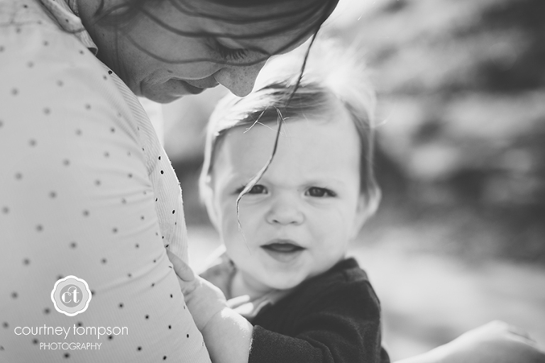 1st-year-birthday-photos-columbia-mo-lifestyle-photography-by-courtney-tompson-photography