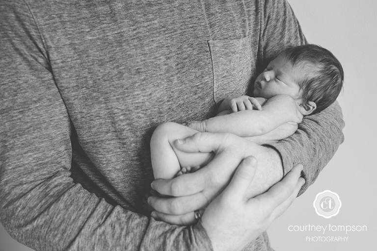 Newborn-photography-columbia-mo-by-Courtney-Tompson-Photography