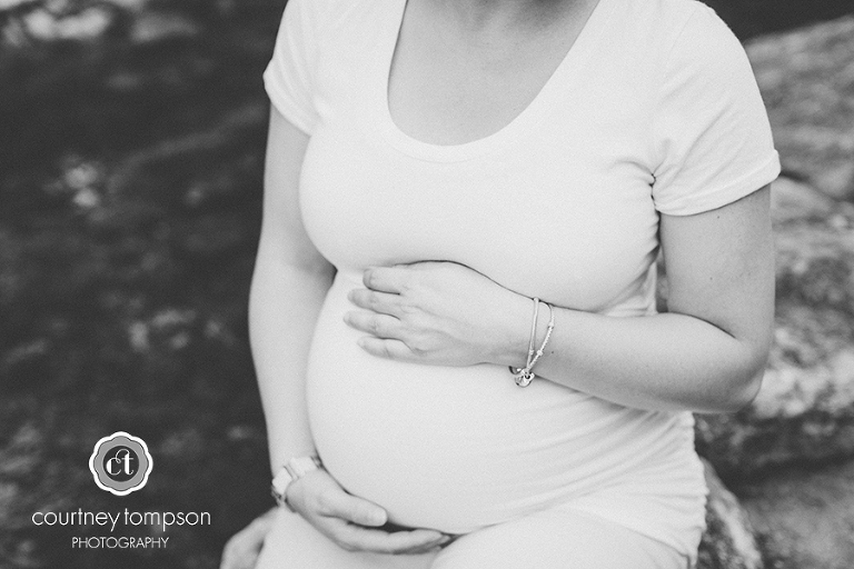 Mid-Missouri-Maternity-Photography-by-Courtney-Tompson-Photography