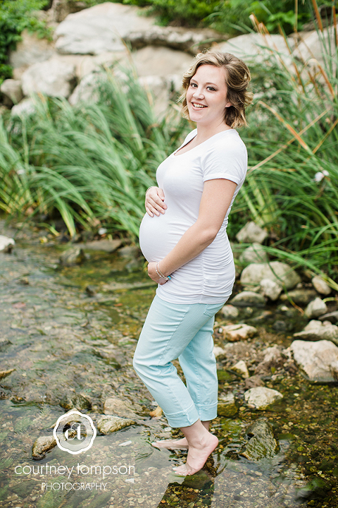 Maternity-Photography-by-Courtney-Tompson-Photography-Columbia-MO-Lifestyle-Photographer