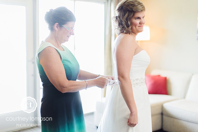 Columbia-MO-Wedding-logboat-brewing-company-with-annabelle-events-by-courtney-tompson-photography