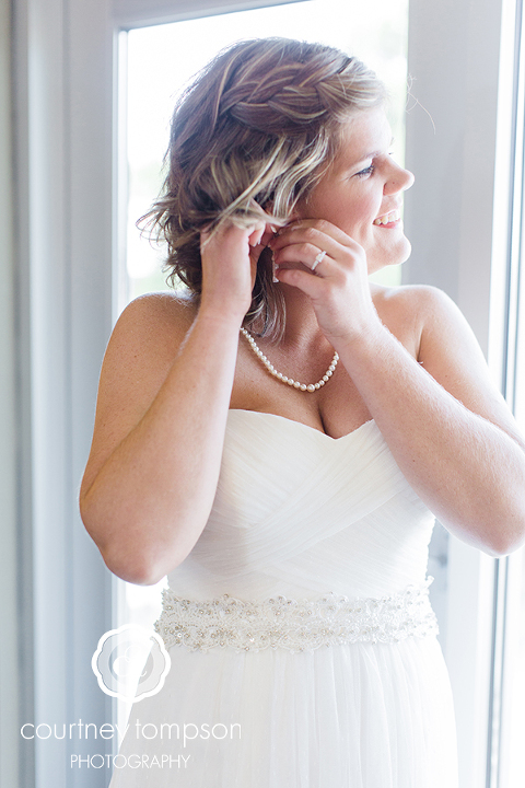 Columbia-MO-Wedding-logboat-brewing-company-with-annabelle-events-by-courtney-tompson-photography