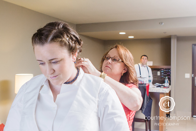 Columbia-MO-Wedding-logboat-brewing-company-with-annabelle-events-by-courtney-tompson-photography