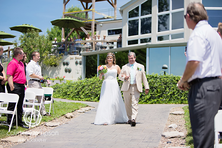Columbia-MO-Wedding-logboat-brewing-company-with-annabelle-events-by-courtney-tompson-photography