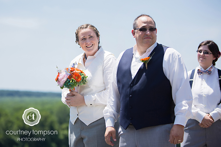Columbia-MO-Wedding-logboat-brewing-company-with-annabelle-events-by-courtney-tompson-photography