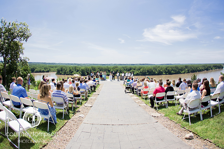Columbia-MO-Wedding-logboat-brewing-company-with-annabelle-events-by-courtney-tompson-photography
