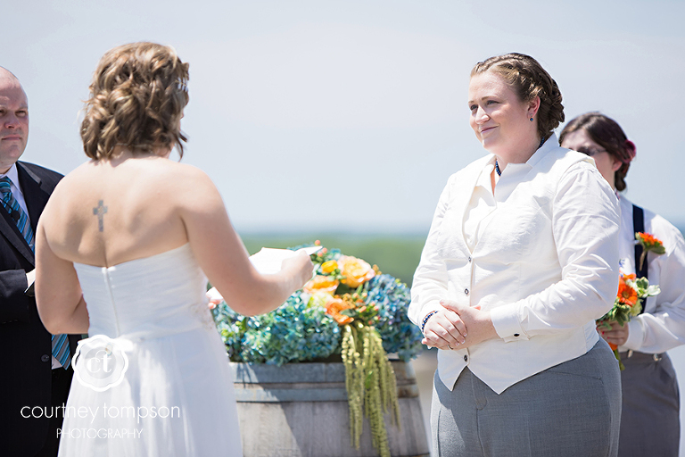 Columbia-MO-Wedding-logboat-brewing-company-with-annabelle-events-by-courtney-tompson-photography