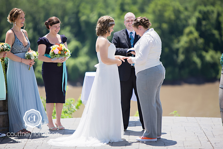 Columbia-MO-Wedding-logboat-brewing-company-with-annabelle-events-by-courtney-tompson-photography