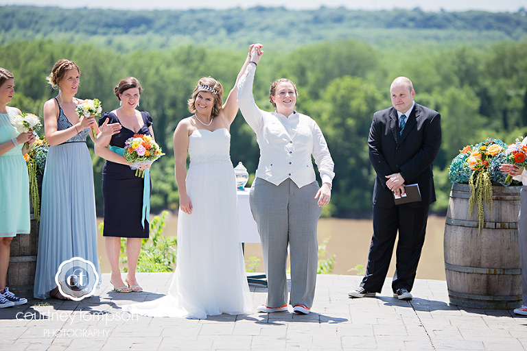 Columbia-MO-Wedding-logboat-brewing-company-with-annabelle-events-by-courtney-tompson-photography