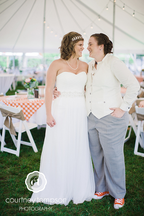 Columbia-MO-Wedding-logboat-brewing-company-with-annabelle-events-by-courtney-tompson-photography