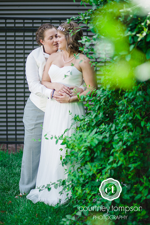 Columbia-MO-Wedding-logboat-brewing-company-with-annabelle-events-by-courtney-tompson-photography