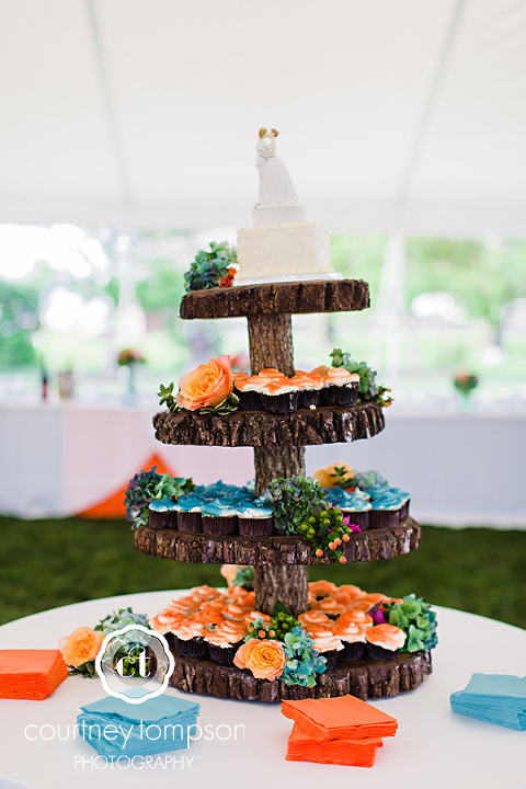 Columbia-MO-Wedding-logboat-brewing-company-with-annabelle-events-by-courtney-tompson-photography