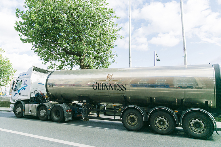 Dublin-Ireland-by-Courtney-Tompson-Photography-Travel-Photography-solo-backpacking-trip-wanderlust-wanderer-emerald-isle-fun-city