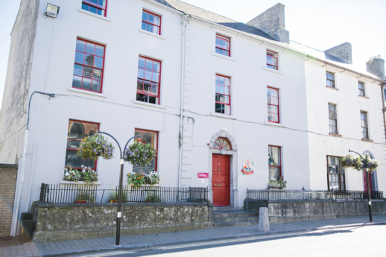 Kilkenny-Ireland-by-Courtney-Tompson-Photography-travel-photographer-emerald-isle-green-kells-priory-kilkenny-castle-europe-solo-backpacking-adventure