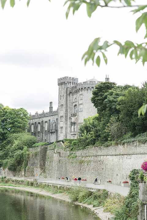 Kilkenny-Ireland-by-Courtney-Tompson-Photography-travel-photographer-emerald-isle-green-kells-priory-kilkenny-castle-europe-solo-backpacking-adventure
