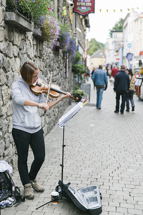 Kilkenny-Ireland-by-Courtney-Tompson-Photography-travel-photographer-emerald-isle-green-kells-priory-kilkenny-castle-europe-solo-backpacking-adventure