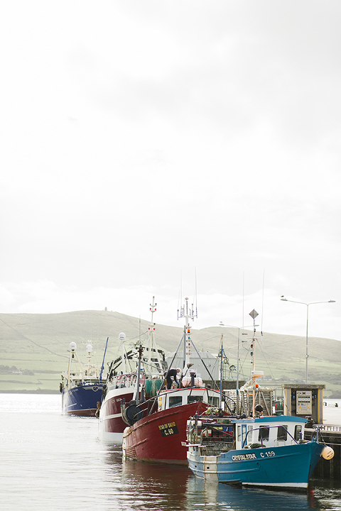 Dingle-Ireland-lea-Head-Drive-travel-photography-by-courtney-tompson-photography-columbia-MO-photographer-emerald-isle-green-atlantic-ocean-fish-n-chips