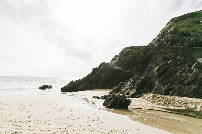 Dingle-Ireland-lea-Head-Drive-travel-photography-by-courtney-tompson-photography-columbia-MO-photographer-emerald-isle-green-atlantic-ocean-fish-n-chips