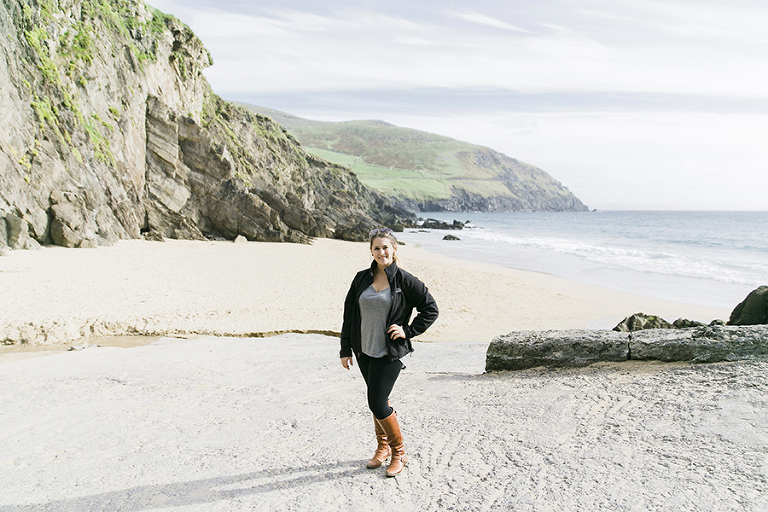 Dingle-Ireland-lea-Head-Drive-travel-photography-by-courtney-tompson-photography-columbia-MO-photographer-emerald-isle-green-atlantic-ocean-fish-n-chips