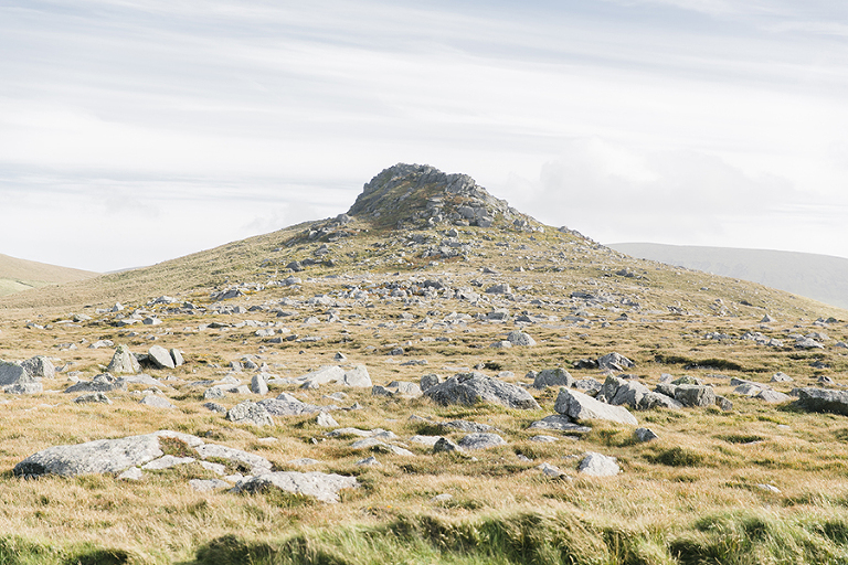 Dingle-Ireland-lea-Head-Drive-travel-photography-by-courtney-tompson-photography-columbia-MO-photographer-emerald-isle-green-atlantic-ocean-fish-n-chips