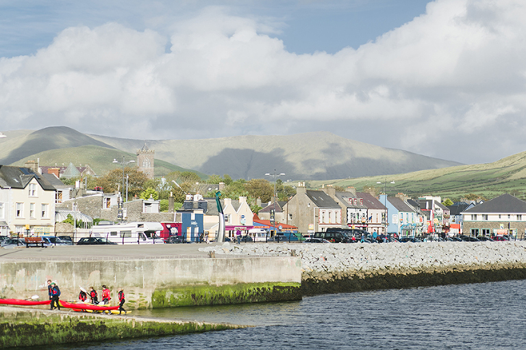 Dingle-Ireland-lea-Head-Drive-travel-photography-by-courtney-tompson-photography-columbia-MO-photographer-emerald-isle-green-atlantic-ocean-fish-n-chips