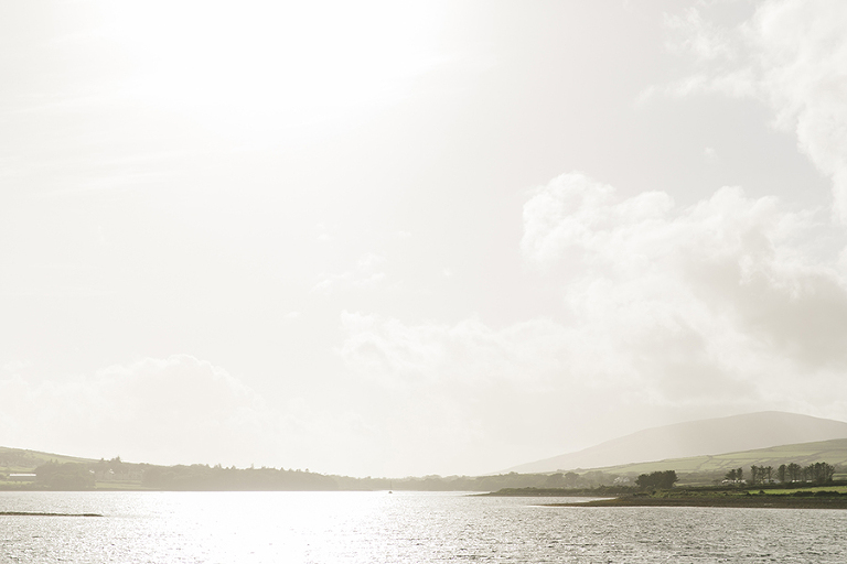 Dingle-Ireland-lea-Head-Drive-travel-photography-by-courtney-tompson-photography-columbia-MO-photographer-emerald-isle-green-atlantic-ocean-fish-n-chips